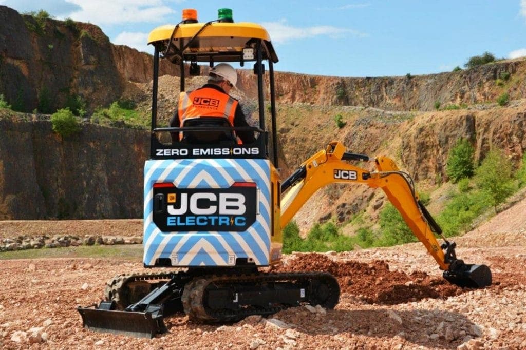mini-pelle-electrique-jcb